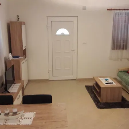 منزل ريفي Country House Mia ستاريغغاد باكلينتسا